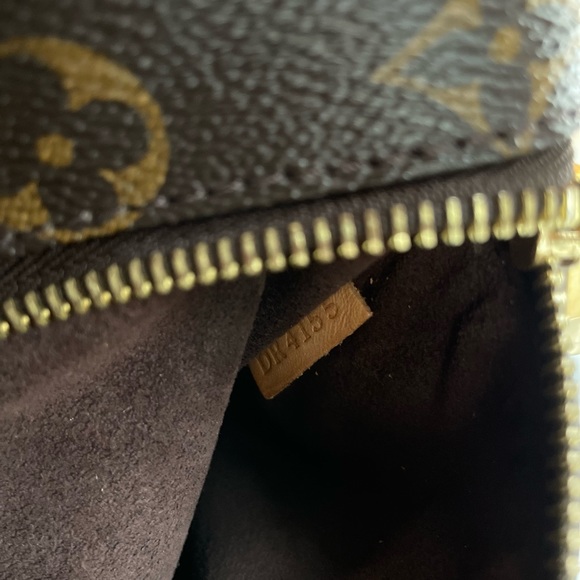 Louis Vuitton Pochette Métis - Picture 2 of 16